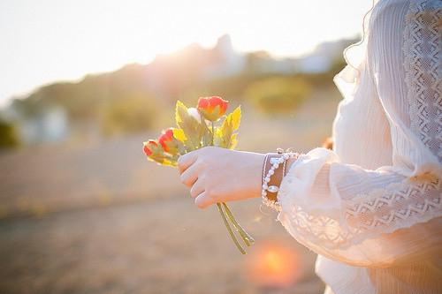 老照片的故事作文 角落里的故事600字作文