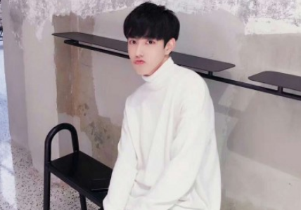 逝去的人作文 我敬佩的一个人作文400字