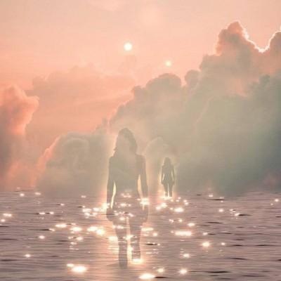 热闹的街市小男孩一位陌生的阿姨作文