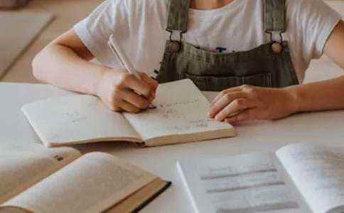 最新精品作文:一家之主的妈妈 《我的一家》作文