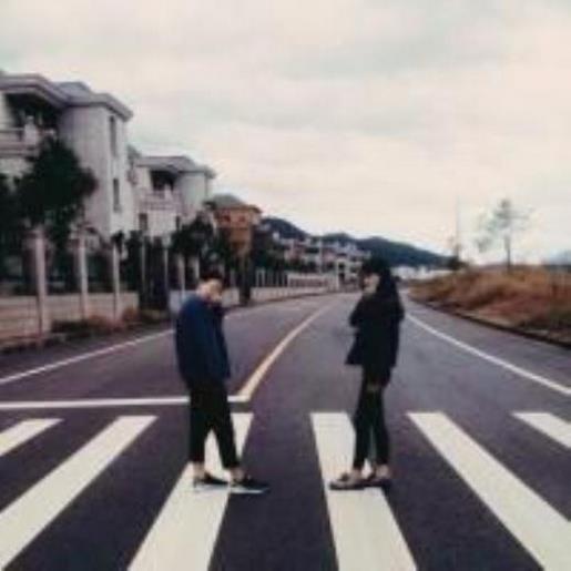 伤感浪漫英文个性签名2021 Stepping